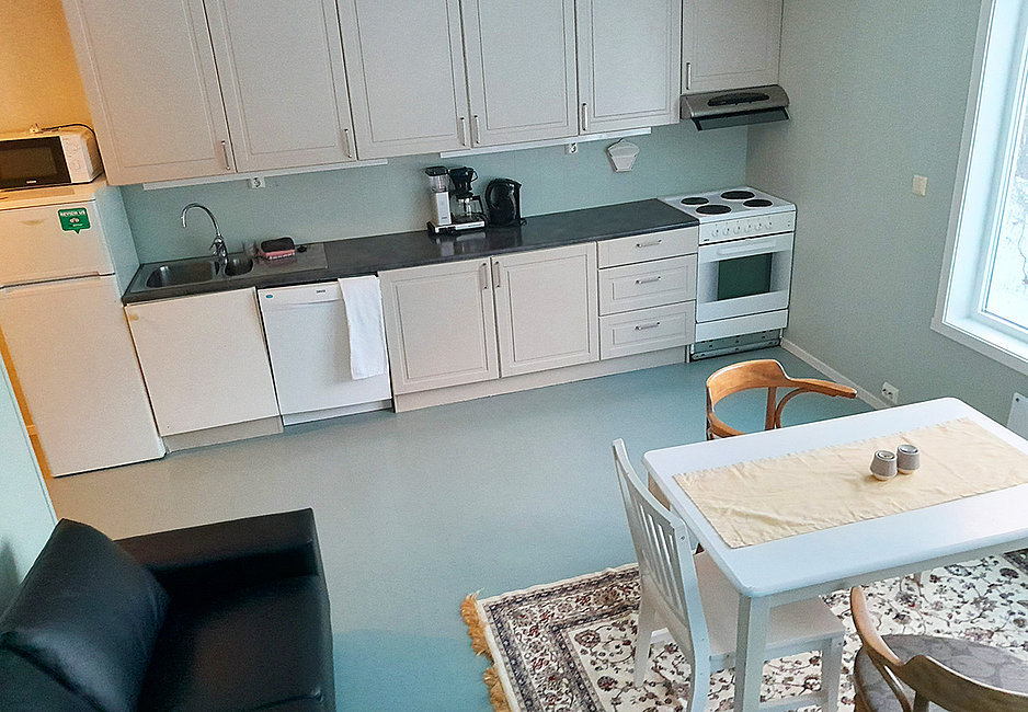 Voll ausgestattete Küchenzeile im Skjervøy Standard-Apartment.