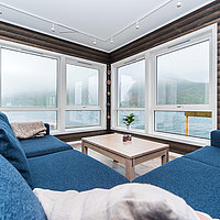 Traumhafter Ausblick vom Wohnraum der Egnerbua über den Fjord.