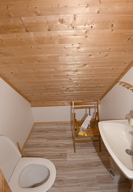 Haus 6 in Finnkroken verfügt über ein Gäste-WC im Obergeschoss.