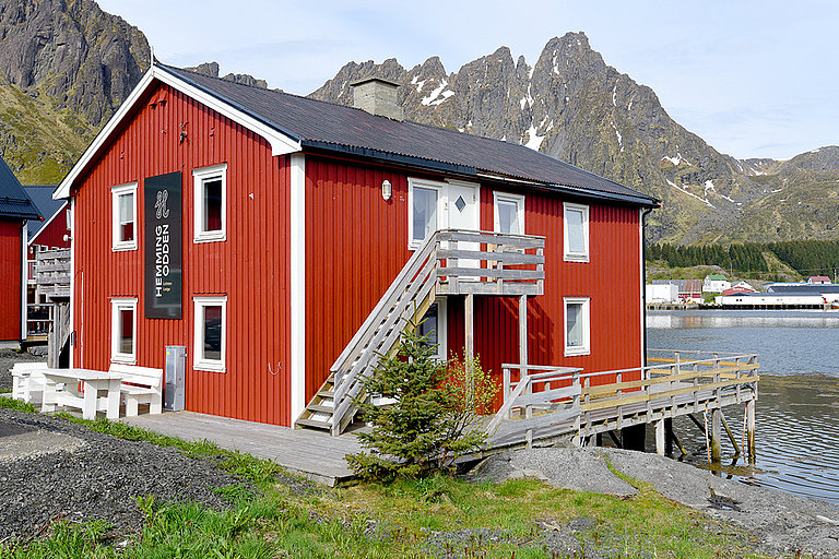Seehaus in Hemmingodden mit 4 traditionellen Rorbu-Wohnungen.