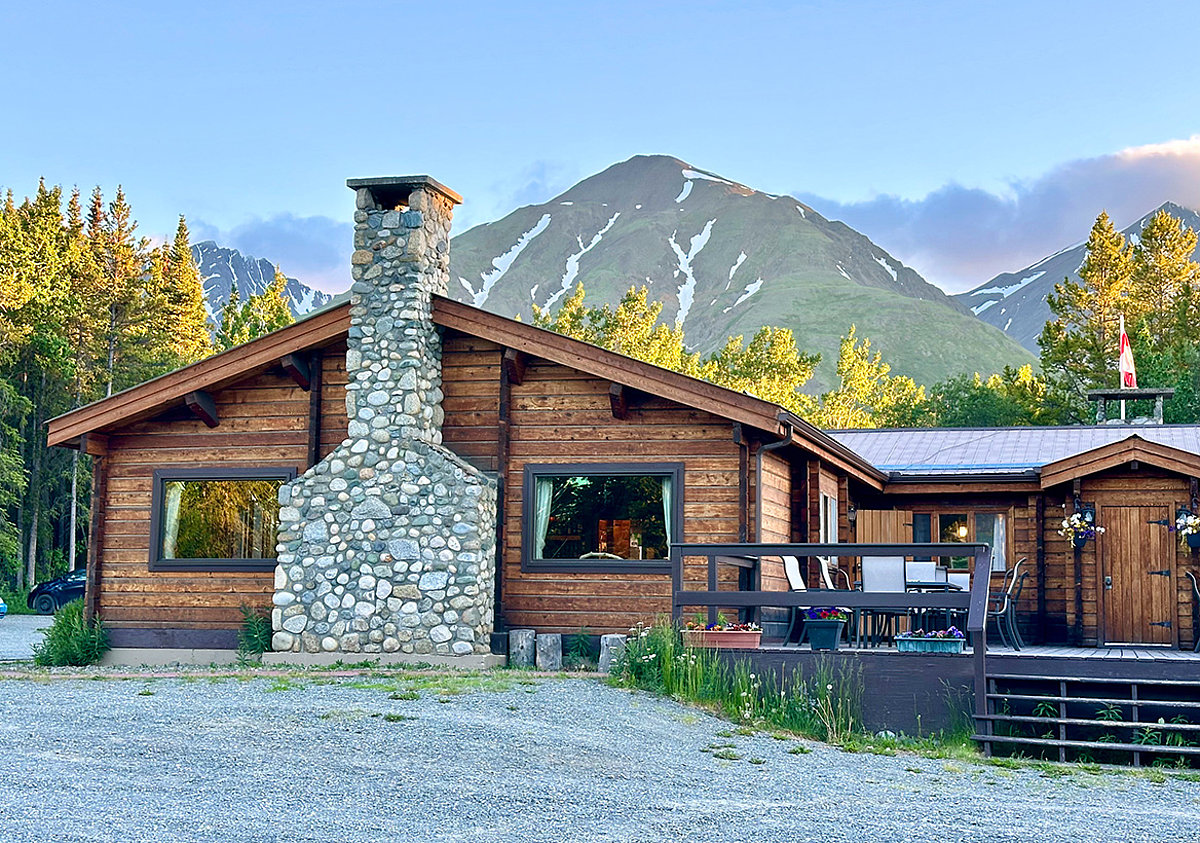 Dalton Trail Lodge im Yukon in Kanada, jetzt Angelurlaub buchen.