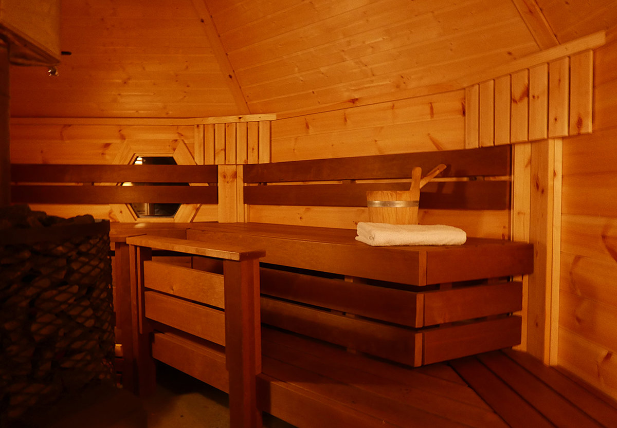 Blick in den Innenbereich der Sauna.
