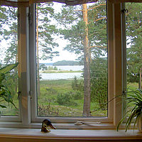Schöner Ausblick vom Ferienhaus Gårdstugan auf den Mjörn.