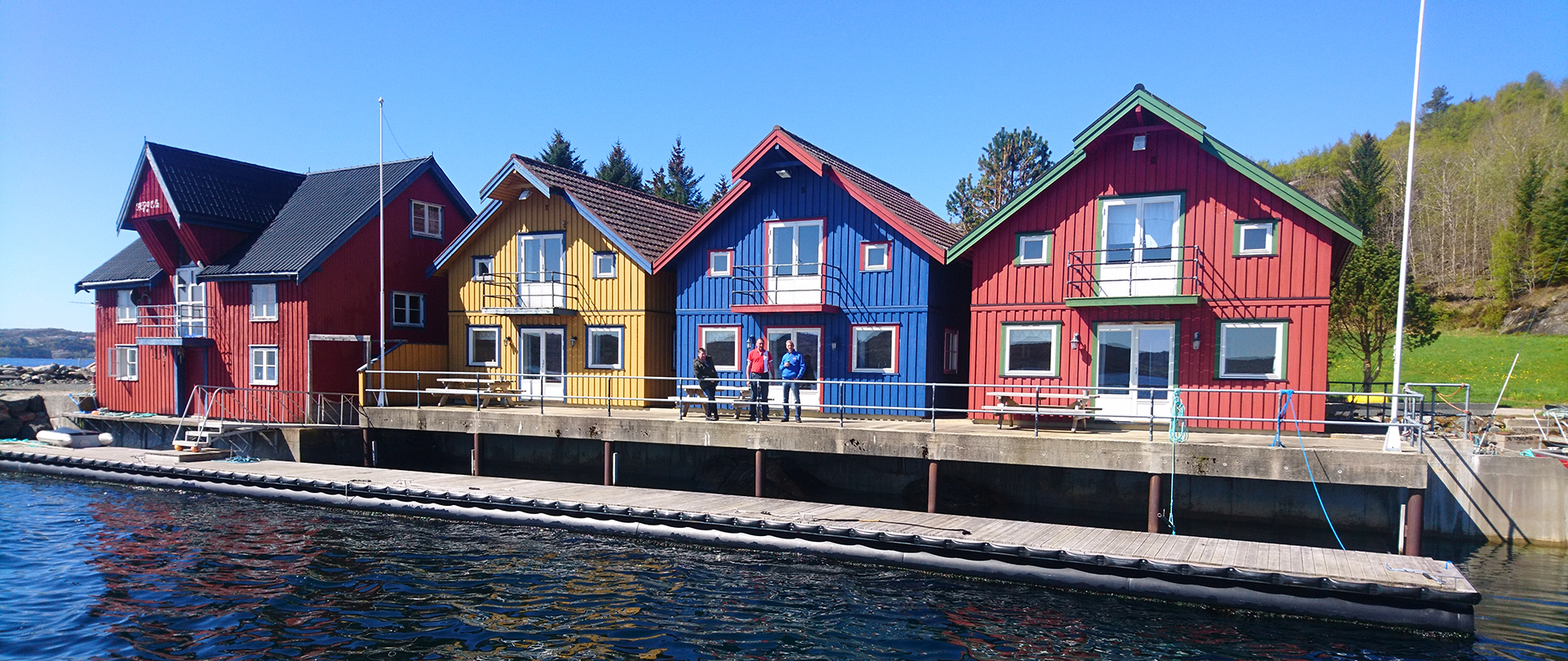 Die bunten Häuser von Heggvik: ein Traum für Meeresangler.