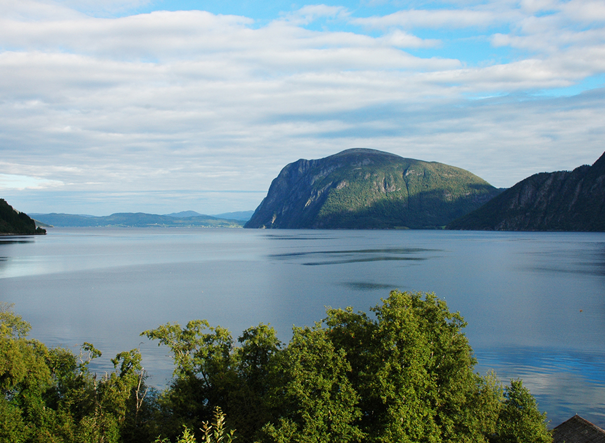 Ein Blick auf das Romsdal Fjord in Südnorwegen.
