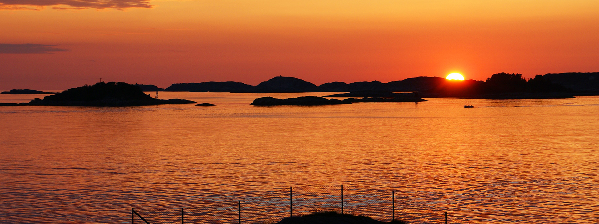Sonnenuntergang beim Meeresangeln vor Bergen - jetzt Angelurlaub in Norwegen buchen!