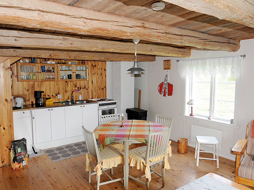 Das Gårdshuset in der Sundviks Farm besitzt eine helle, voll ausgestattete Küche.